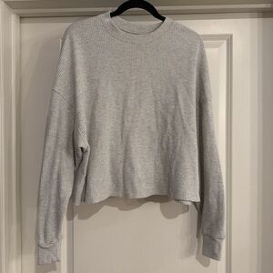 Abercrombie & Fitch Heather Gray Cropped thermal shirt